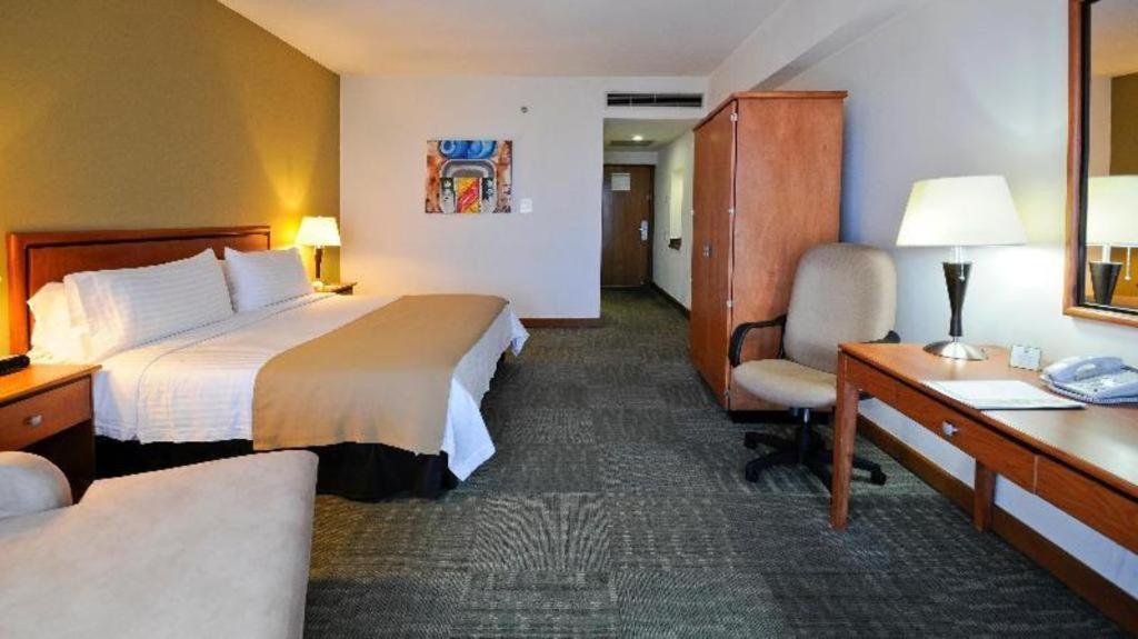 Holiday Inn Irapuato By Ihg Exterior photo