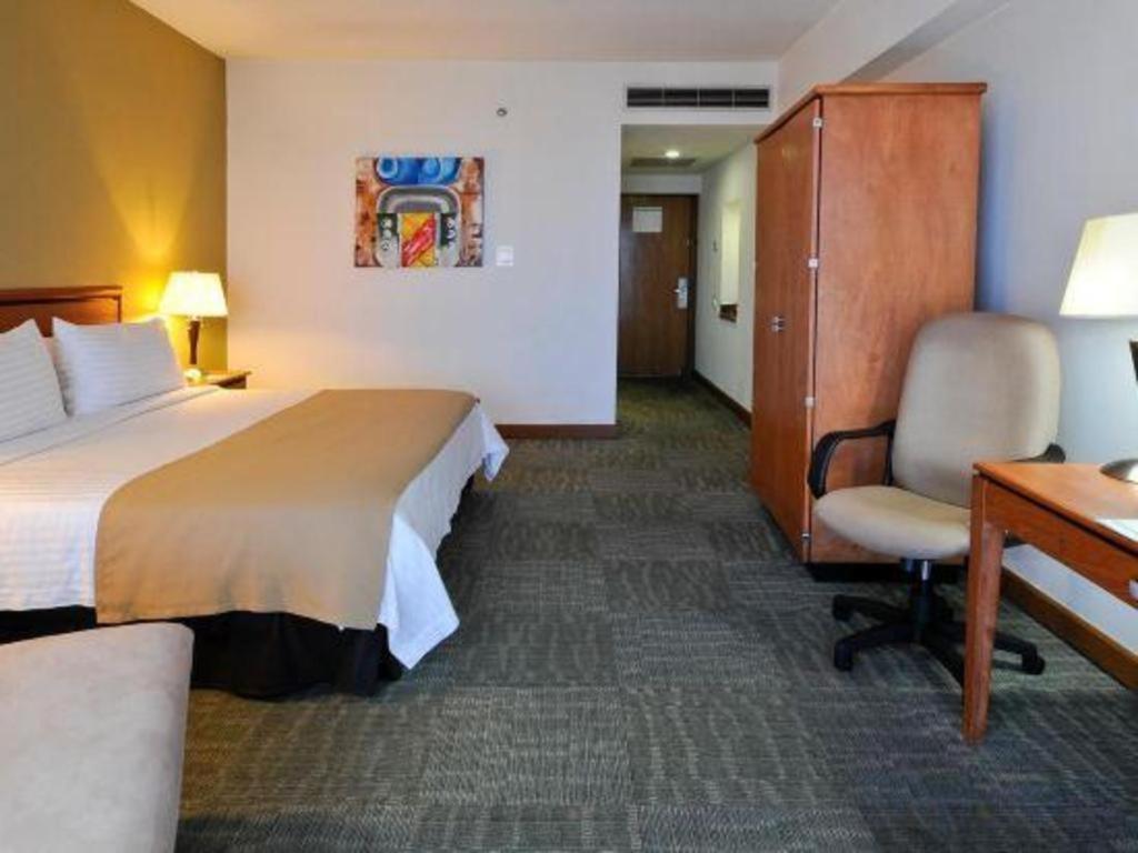 Holiday Inn Irapuato By Ihg Exterior photo