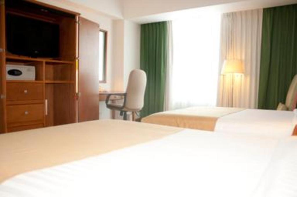 Holiday Inn Irapuato By Ihg Exterior photo