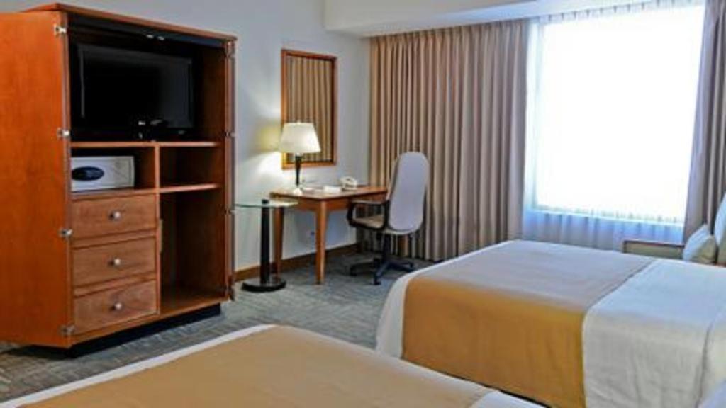 Holiday Inn Irapuato By Ihg Exterior photo