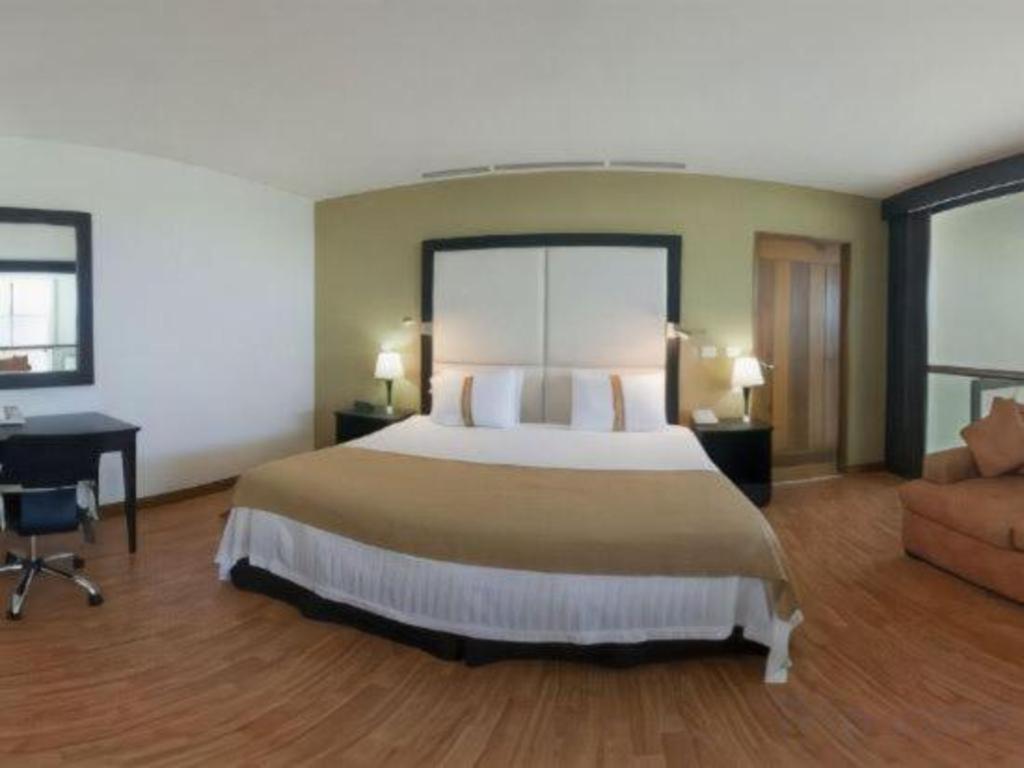 Holiday Inn Irapuato By Ihg Exterior photo
